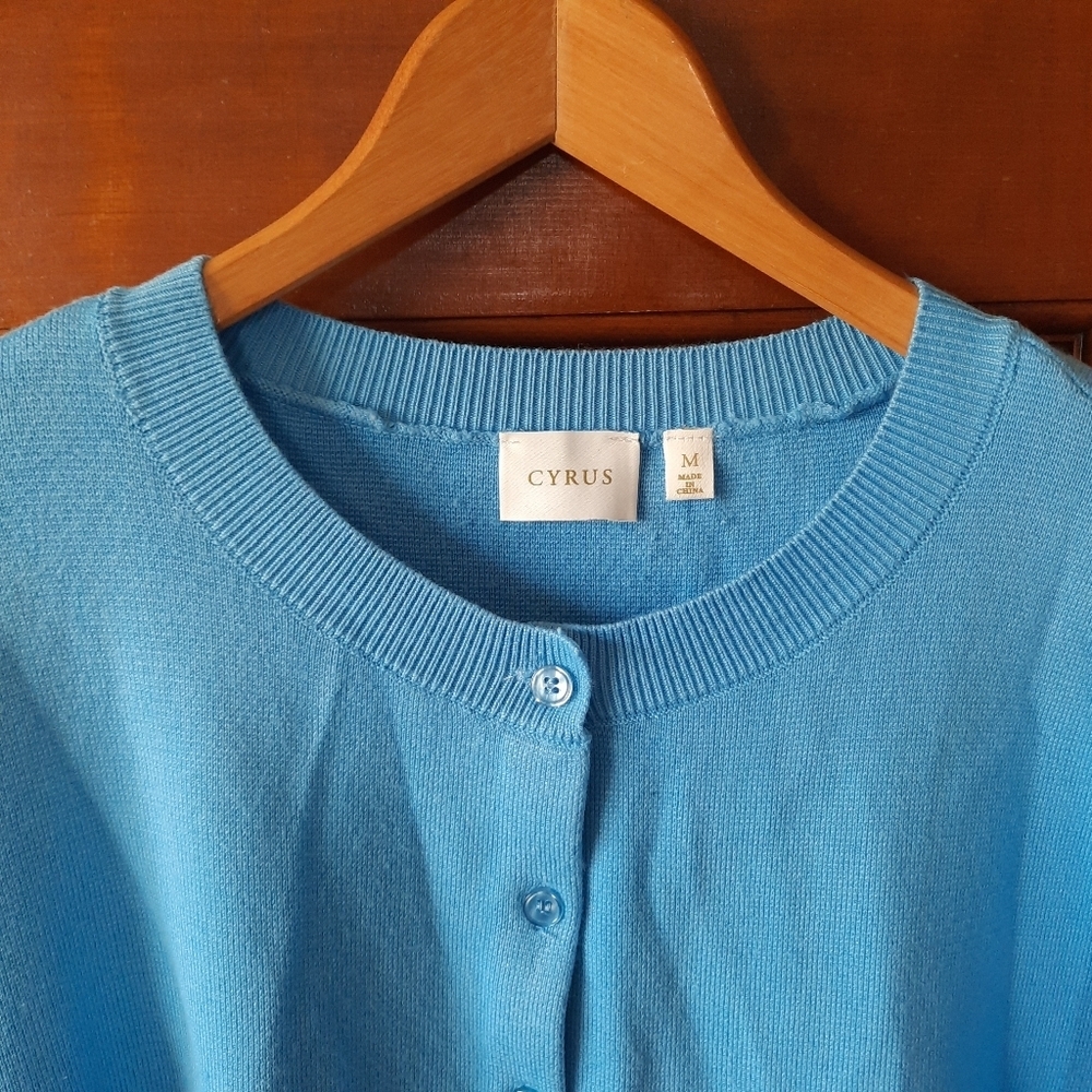 Cyrus Light Blue Round Neck Button Front Knit Cardigan Sweater Size Medium - Picture 4 of 10